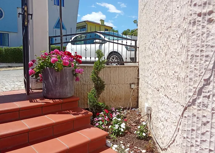 Alekta Hotel - Free Parking